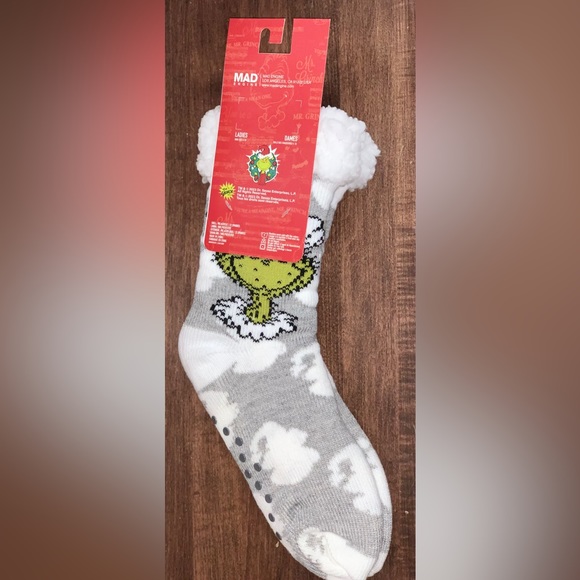 The Grinch Reading Socks ladies size 5 - 10 - NEW - Picture 4 of 7